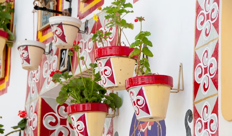 Inspirasi Desain Taman Pinggir Rumah Sempit, Namun Tetap Estetik