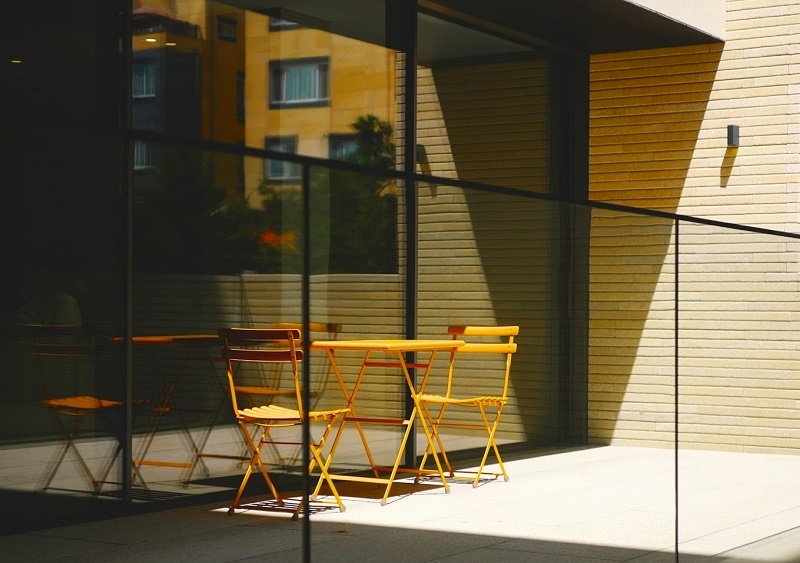 perabot outdoor tahan cuaca