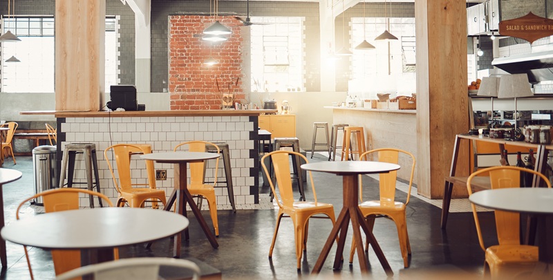 Desain Cafe Mini Depan Rumah yang Menarik Perhatian Pelanggan