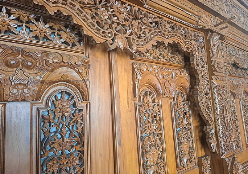 Mengenal Estetika dan Durabilitas Pintu Rumah Custom Kayu Jati