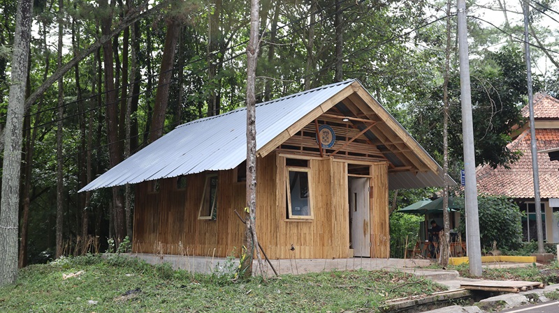 Mengenal Rumah Bambu Modular Tahan Gempa dengan Sistem Knock-Down Modern