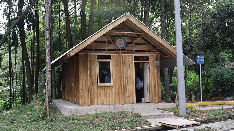 Mengenal Rumah Bambu Modular Tahan Gempa dengan Sistem Knock-Down Modern
